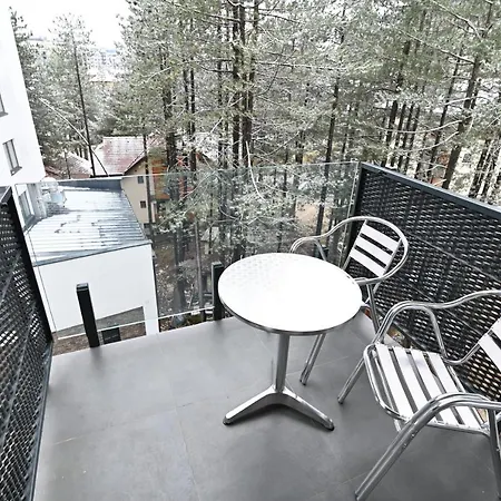 アパート Romansa ズラティボール