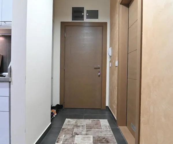 Romansa アパート *